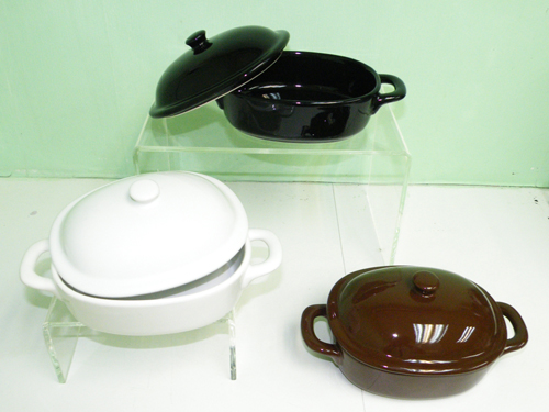 Stoneware Bakeware with lip