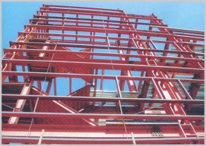 There-storey structure (hightest: four-storey)