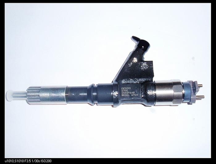 Sell SINOTRUK HOWO PARTS FUEL INJECTOR R61540080017A