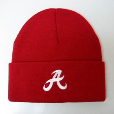 Mens 100% acrylic knitted emb'd hat with turn up cuff.