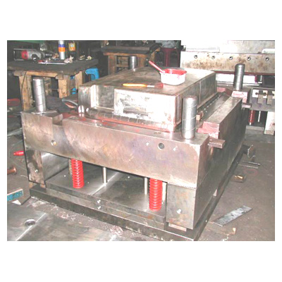 Large Suitcase (R) Injection Mold