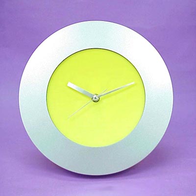 10 inches (25.5cm dia) Quartz wall clock