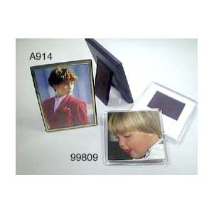 Magnetic photo frame