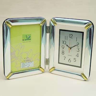 Photo Frame with Clock
