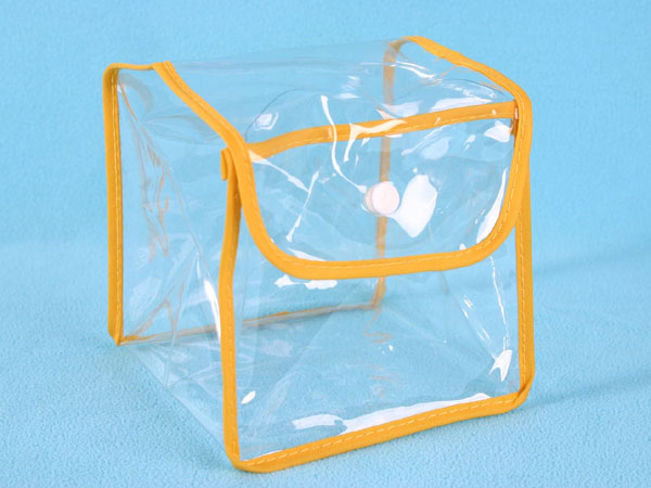 Pouch with snap buttom