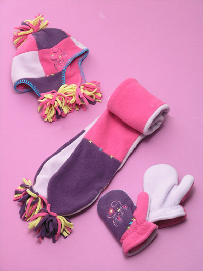 Kids' fleece trapper, scarf & gloves set