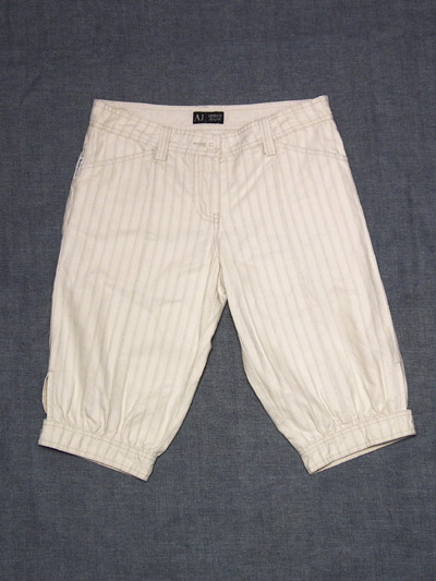 Cotton rigid yarndye stripe woven bermuda.