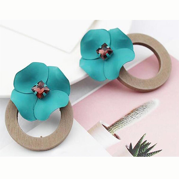Metal Flower Post Earring