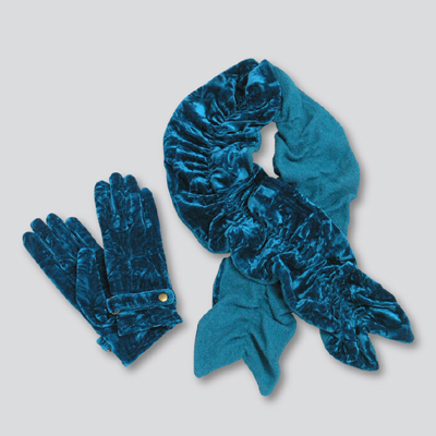 ladies scarf and gloves set
