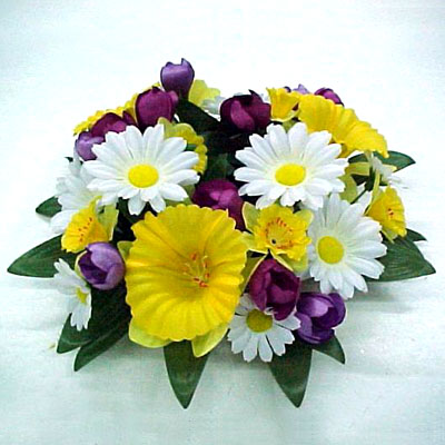 3 inches Daffodils candle ring with daisy.