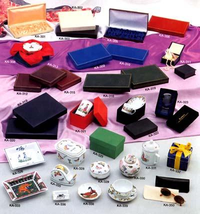 Porcelain Ware and Leatherete Box