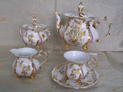 Hand Painted 24K Gold Decorative 17 pcs Tea set