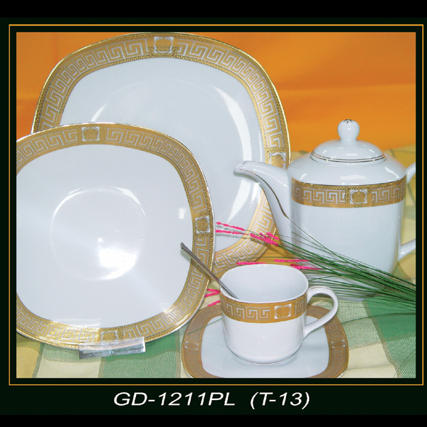 Sell White Porcelain Dinner Set