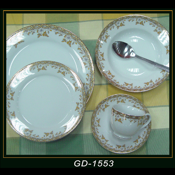 Sell White Porcelain Dinner Set