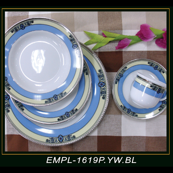 Sell White Porcelain Dinner Set