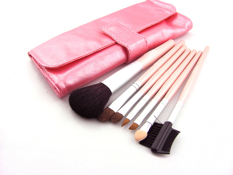 Sell OEM/Wholesale 7 Piece Makeup Brush Set 3 Colors
