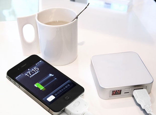 Cellphone Battery Charger For Iphone 4s With 2200mah 12 Months Warranty