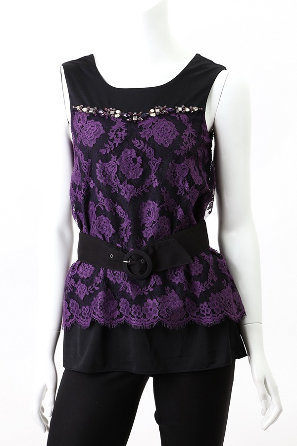 Ladies Top with Contrary Lace
