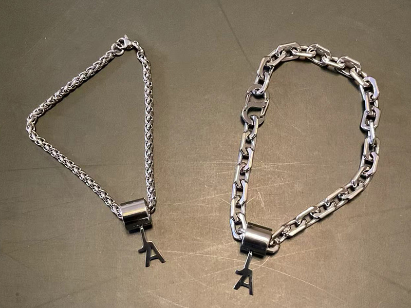 Jewelry /Jewellery And Accessory Vacuum Plating Mechanical Stainless Steel Bracelet With Logo Pendant