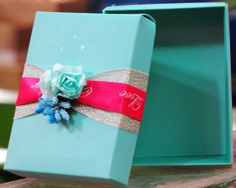 Cardboard paper gift packaging box