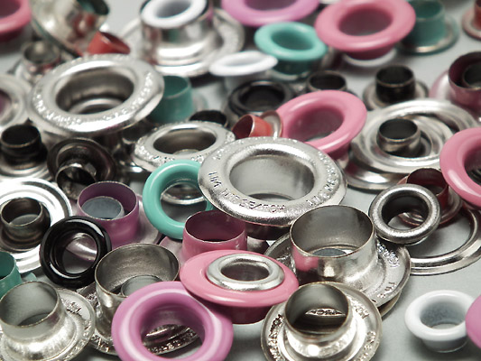 Metallic eyelets