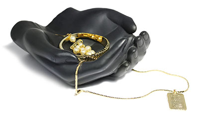TREASURE CUPPED HANDS
Jewelry Holder