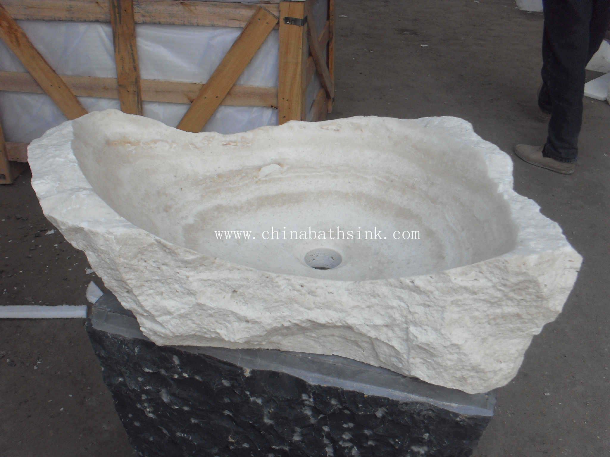 Cream Travertine Random Size Bathroom Sinks Natural Stone Basins