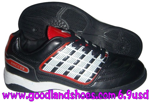 Sell Most Popular Designed Football Shoes