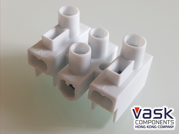 Pushwire/ Screwmount Terminal with Central-pole Ready for Earthing