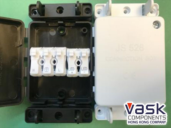 Junction Box with 5-pole Terminal Block or Pushwire Connector