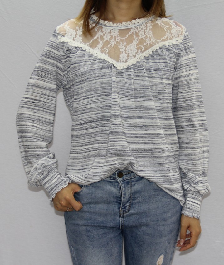 Sell knitted top, 20026