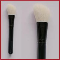 Large Angled Contour Brush