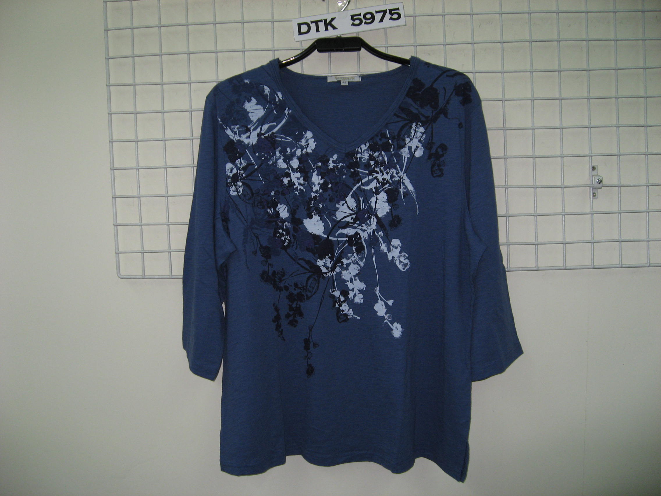 Sell Ladies Knitted T-shirts (big Sizes)