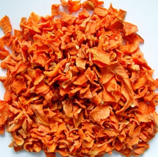 Sell dehydrated carrot flakes