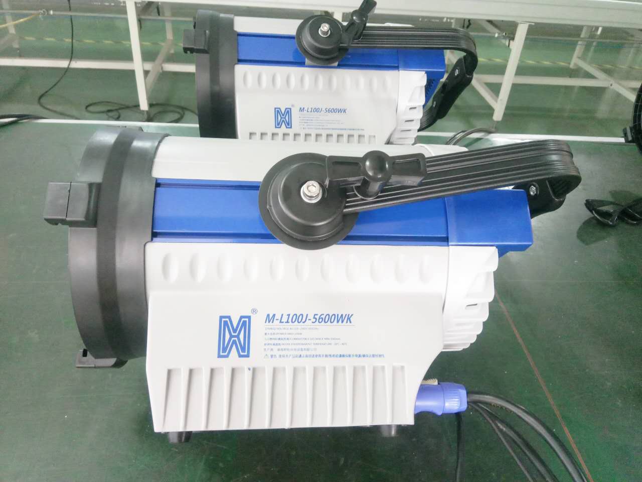 wholesale led fresnel light 3200k/5600k