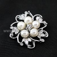 Sell 5Pearls Alloy Flower Brooches