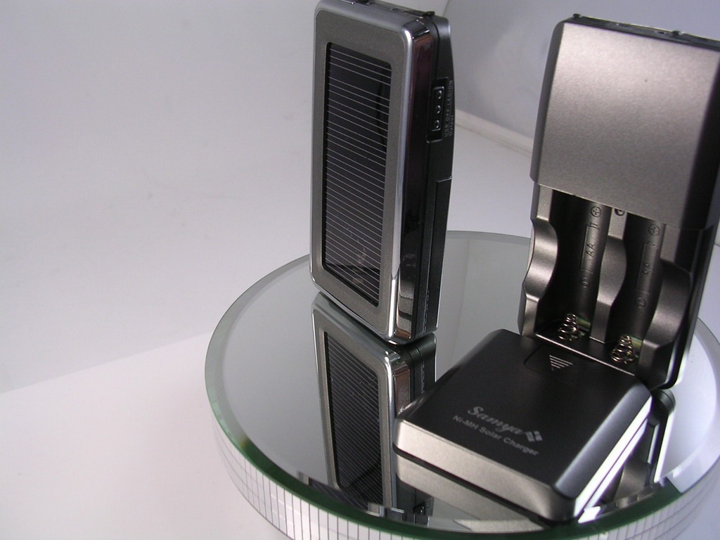 SE-200 Solar battery charger / discharger