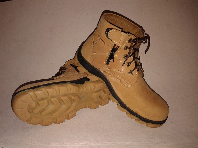 SEMI BOOTS