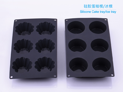 Silicone cake tray