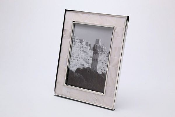Mother of Pearl Photo Frame w/Metal Edge
