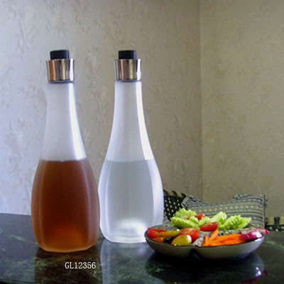 Glass Decanter with Top Lid