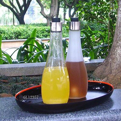 Glass Carafe with Top Lid