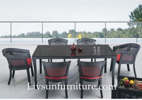 Rattan Furniture: Dining Set