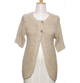 1/2.4Nm 50%Acrylic 25%Wool 25%Alpaca
1/15Nm 33%Viscose 23%Nylon 18%Cotton
18%Lambswool 4%Cashmere 4%Angora