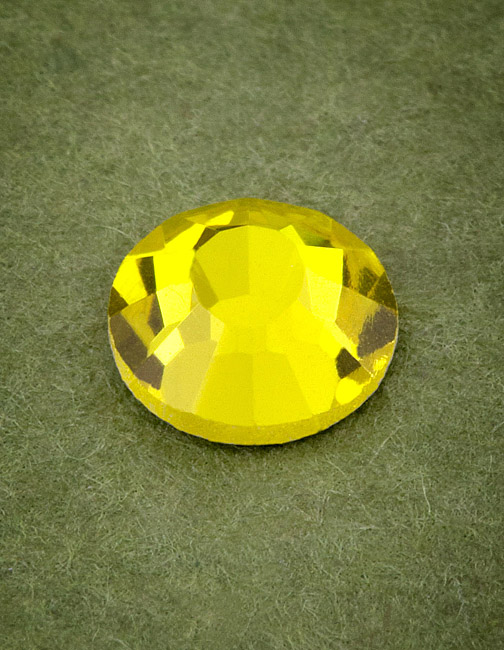 Iron-on heat transfer Hot Fix with World No.1 quality Lead Free Rhinestone and MC(Machine Cut)