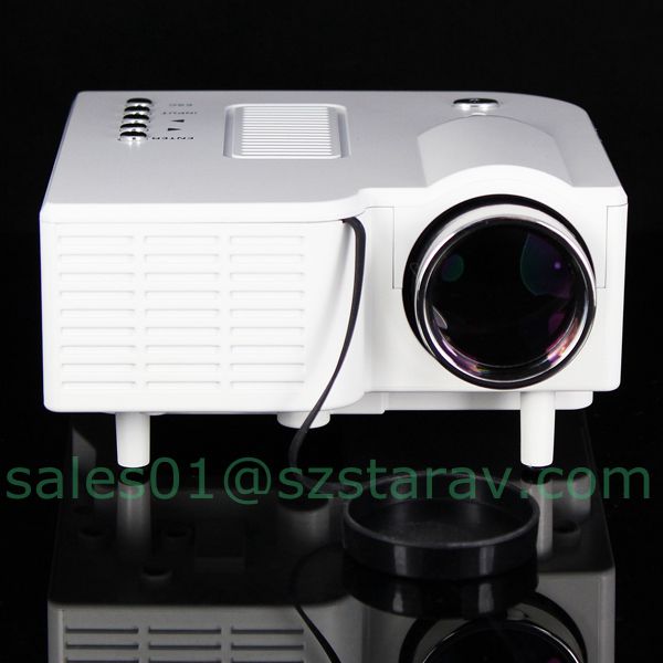 mini projector UC28 VGA projector cheap gift projector