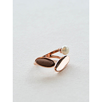 Open Flap Ring with a Pearl