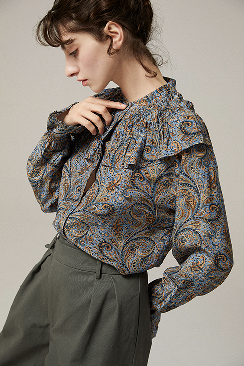 Ecila Paisley Printed Smocking Collar Shirt