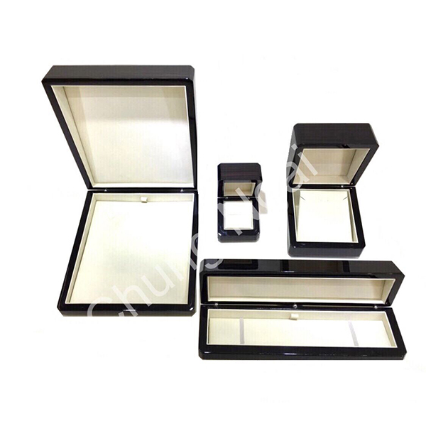Black & White Jewelry Box Collection