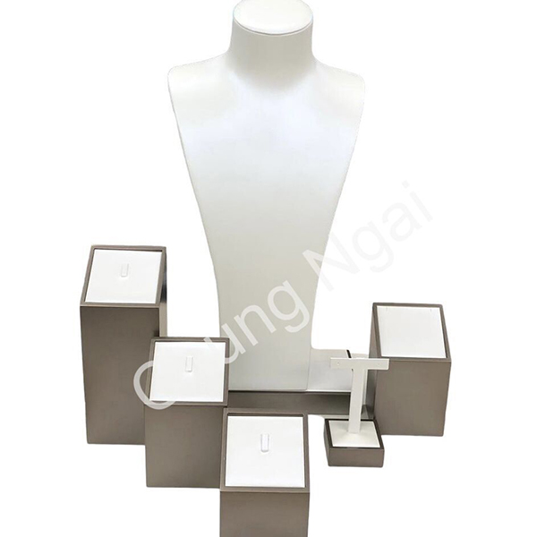 Simple Jewelry Display Set